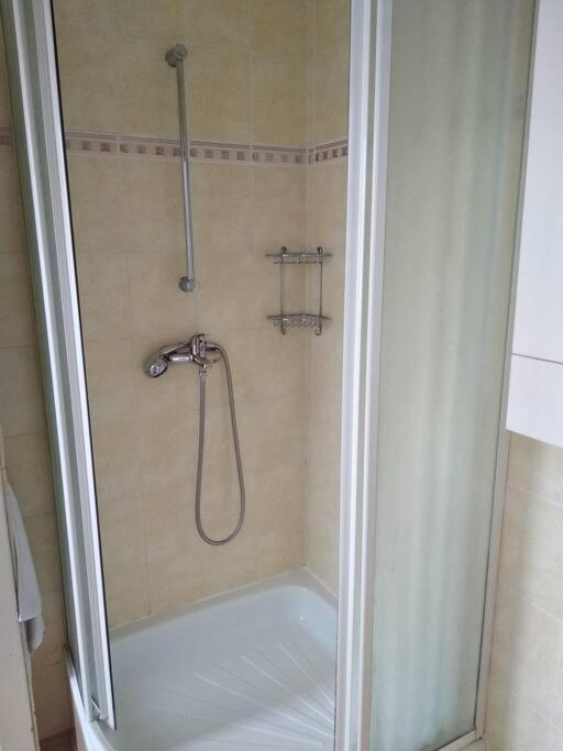 Apartamento Authentic, Traditional Airbnb In !