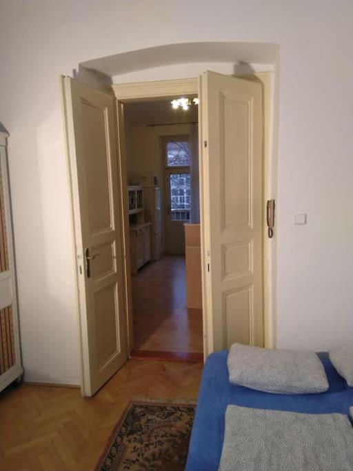 Authentic, Traditional Airbnb In ! * Praga